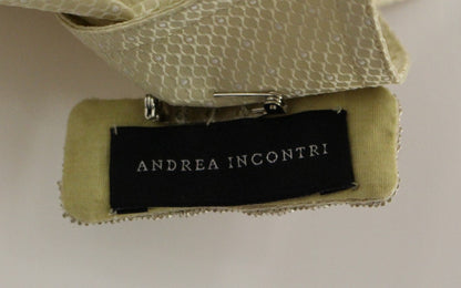 Blusa elegante sin mangas color beige de Andrea Incontri