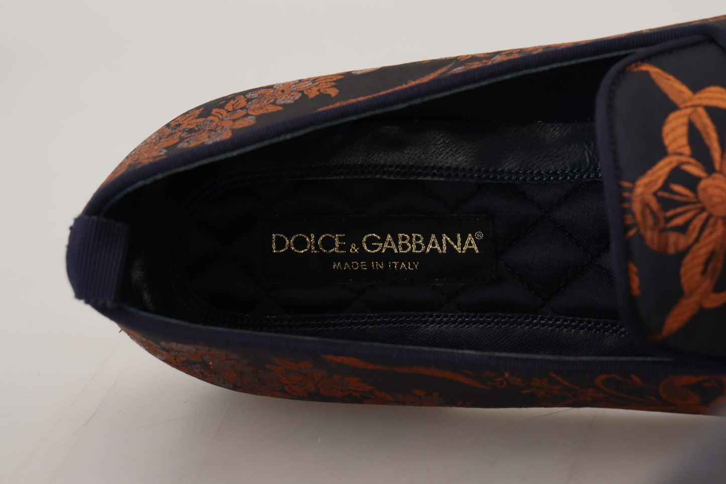 Mocasines elegantes sin cordones con diseño floral de Dolce &amp; Gabbana