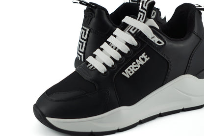 Versace Elegant Monokrom Läder Sneakers