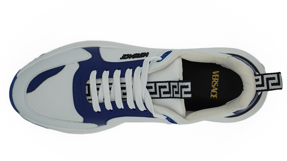 Zapatillas elegantes de piel en azul y blanco de Versace