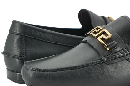 Mocasines elegantes de piel de becerro negra para hombre de Versace