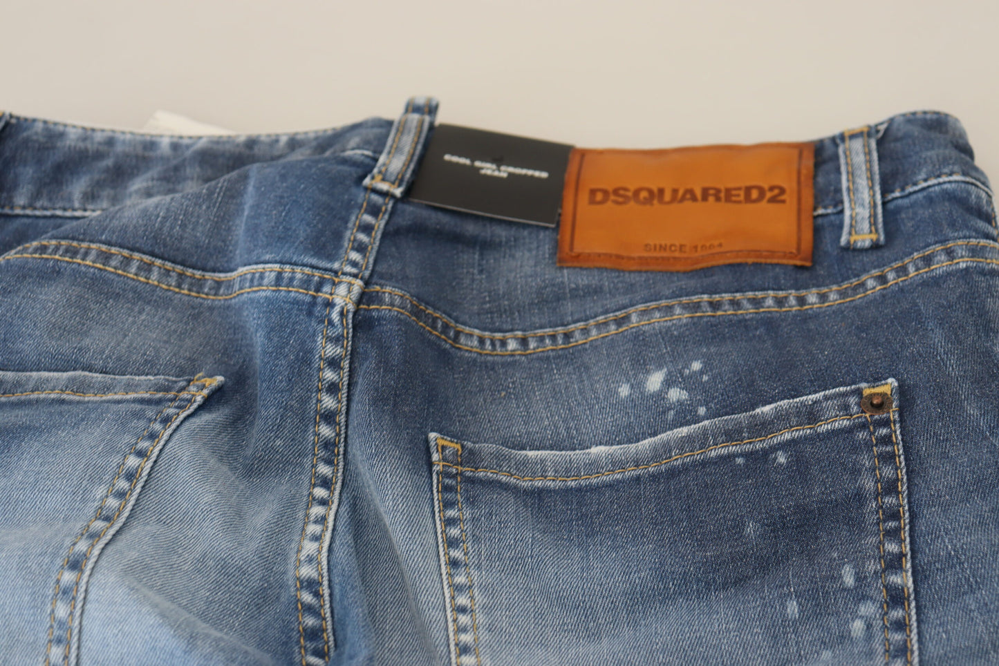 Dsquared² Chic Cropped Blue Denim: mejora tu look informal