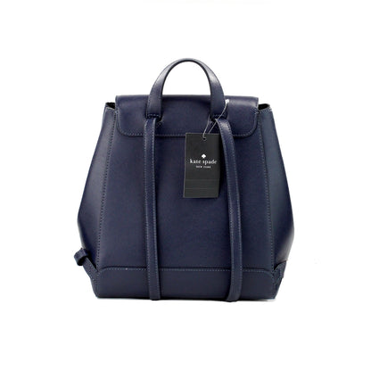 Bolso tipo mochila con solapa de tamaño mediano en piel saffiano color azul marino Madison de Kate Spade