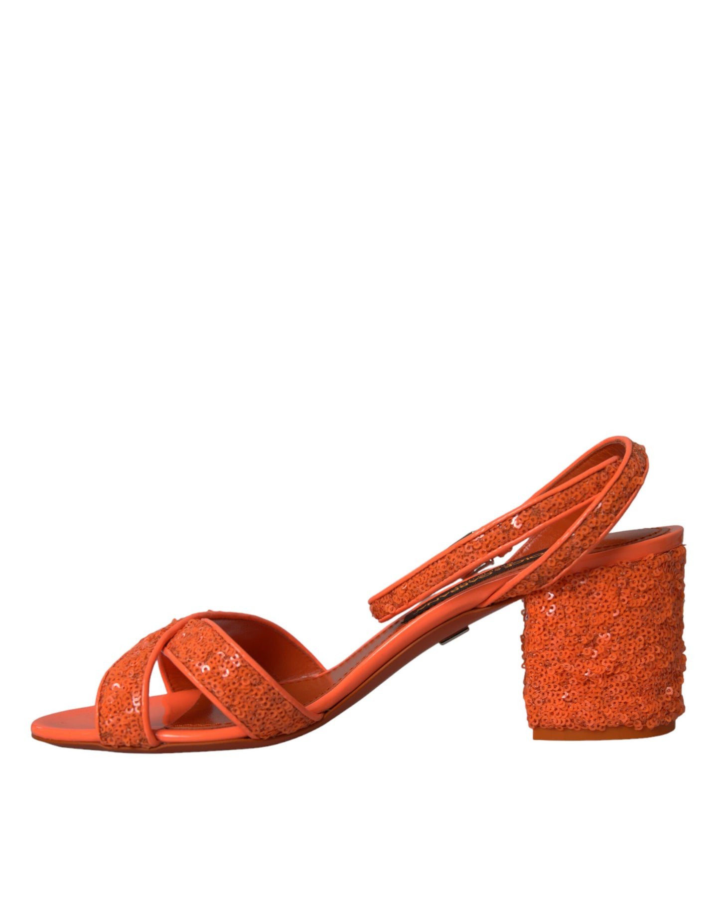 Sandalias con tiras en el tobillo y lentejuelas en color naranja de Dolce &amp; Gabbana