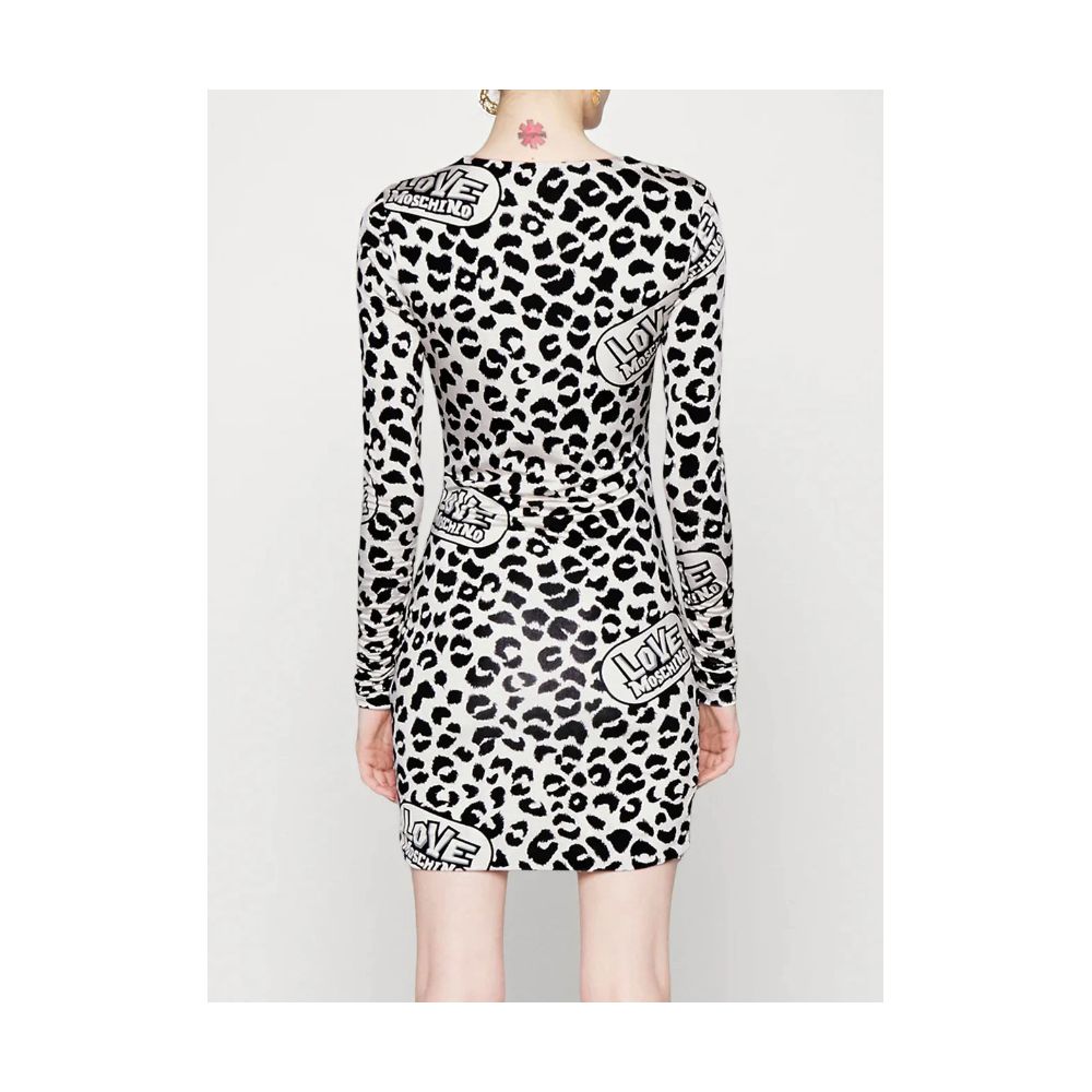 Vestido con escote en V y volantes con estampado de leopardo rojo chic de Love Moschino