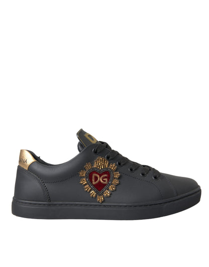 Zapatillas deportivas de piel negra con adornos de corazones de Dolce &amp; Gabbana